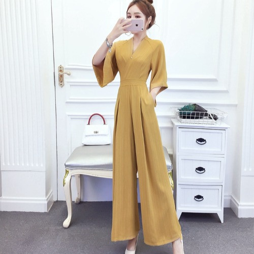 Κομψή γυναικεία ολόσωμη φόρμα μοντέλο  με μανίκια 3/4 σε διάφορα χρώματα