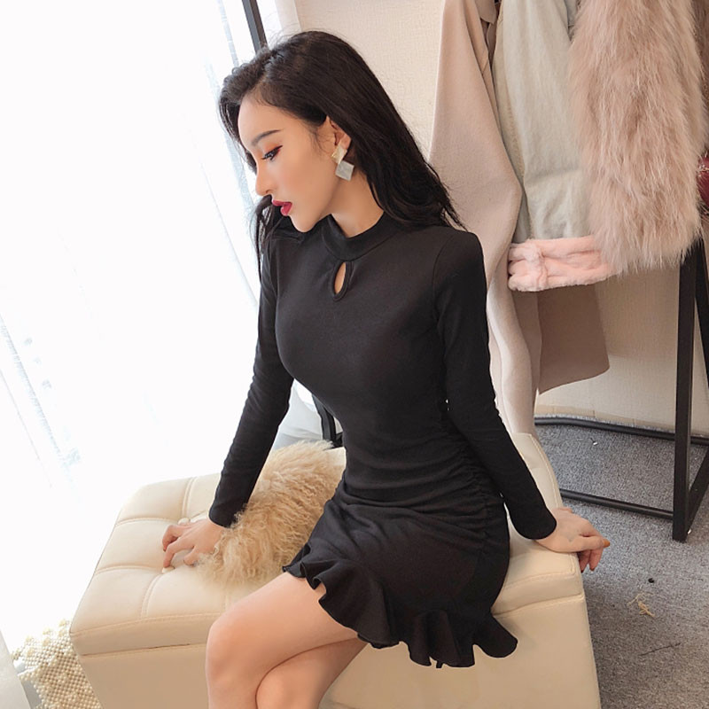 Női alkalmi ruha hosszú ujjú piros és fekete színben