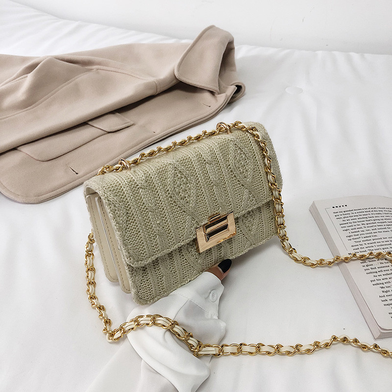 Stílusos női táska lánccal, három színben