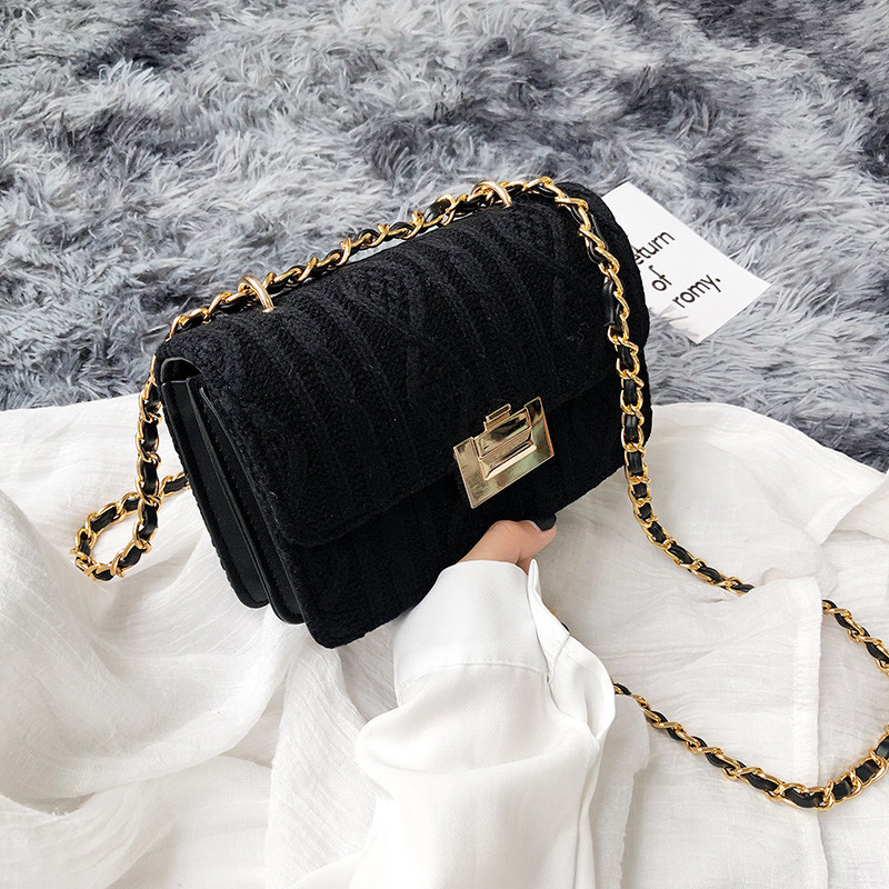 Stílusos női táska lánccal, három színben