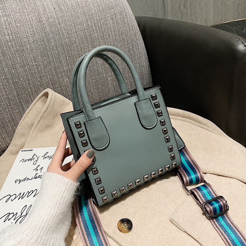 Geanta de dama moderna cu maner lung si scurt cu element metalic