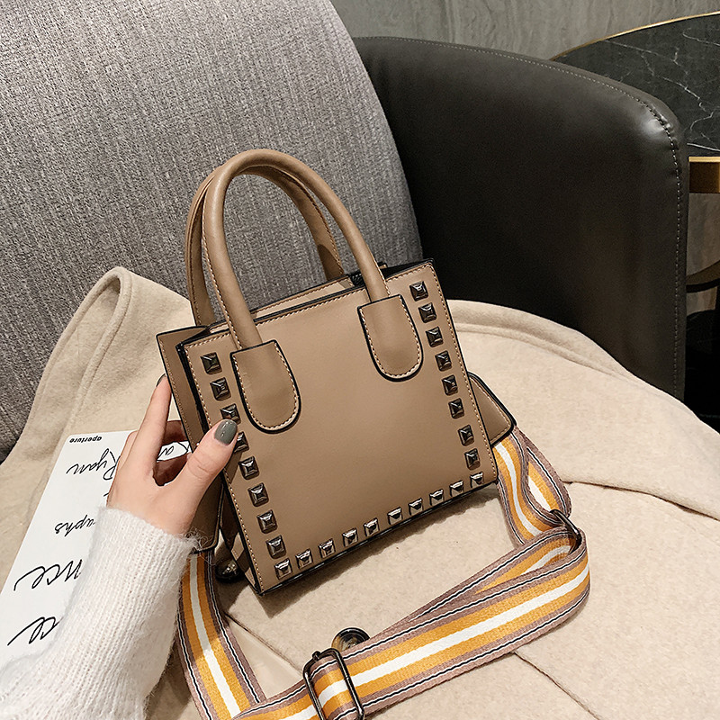 Geanta de dama moderna cu maner lung si scurt cu element metalic