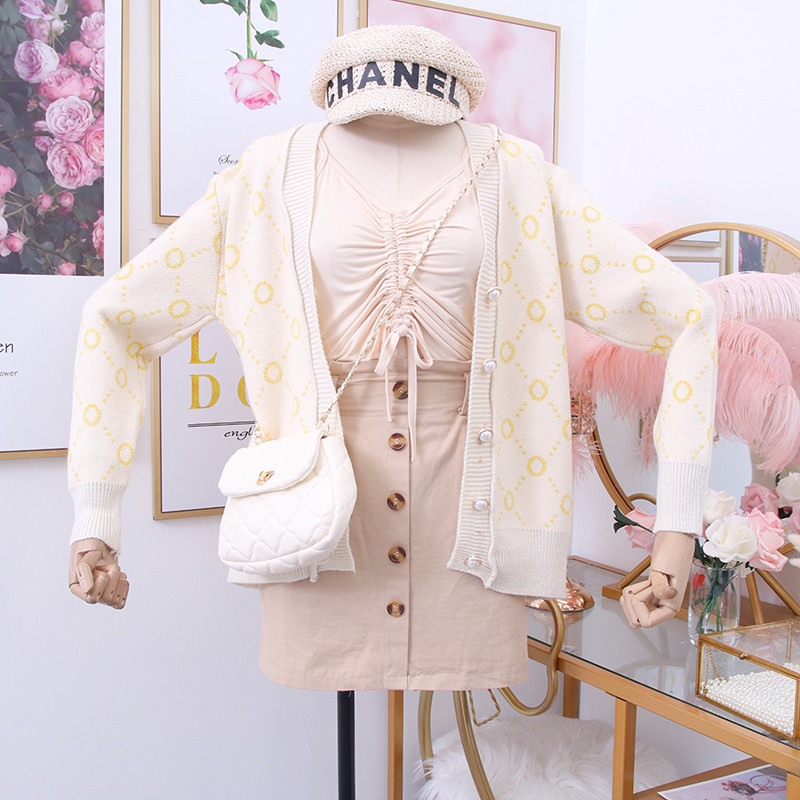 Cardigan de dama model nou cu model si nasturi in doua culori