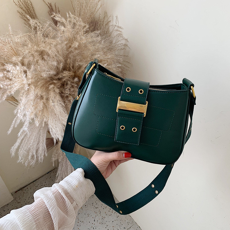 Γυναικεία τσάντα με πόρπη σε τέσσερα χρώματα