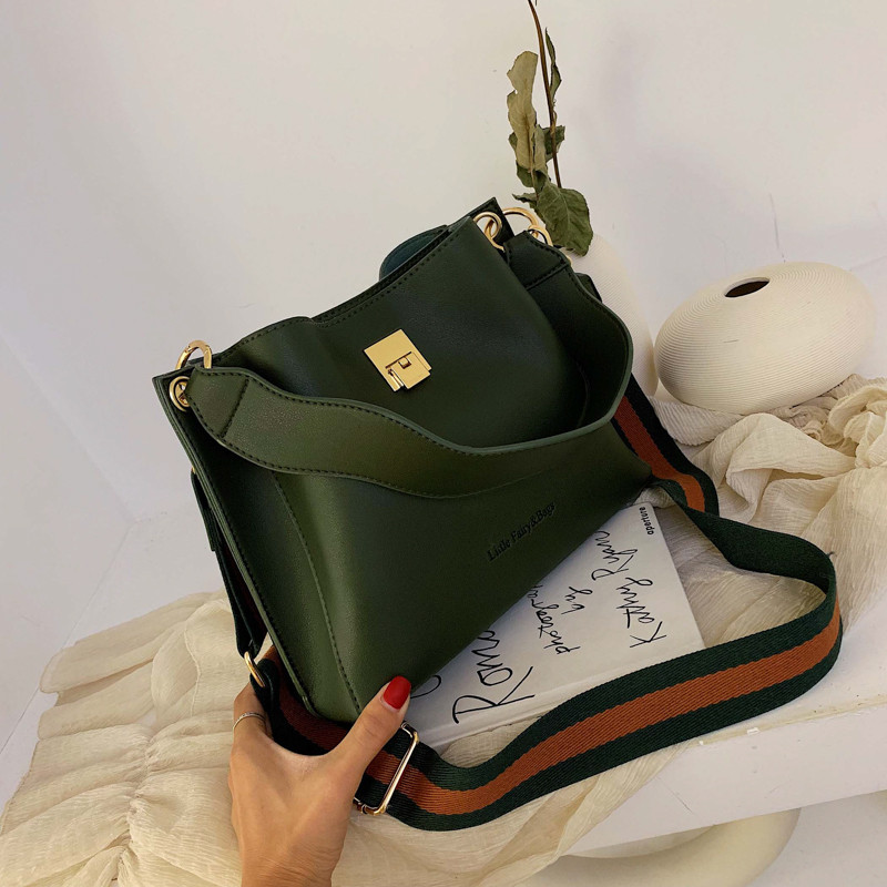 Eko bőrből készült stílusos női táska négy színben