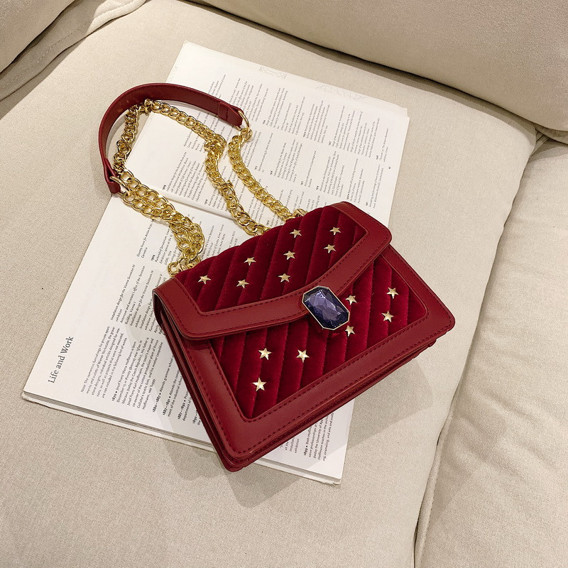 Geanta de dama eleganta cu lant metalic in patru culori