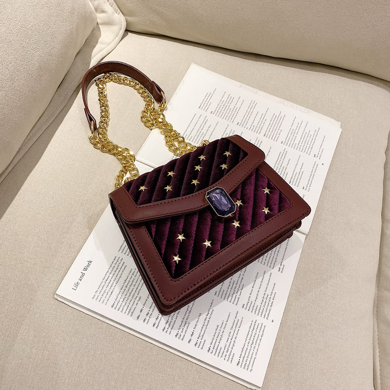 Geanta de dama eleganta cu lant metalic in patru culori