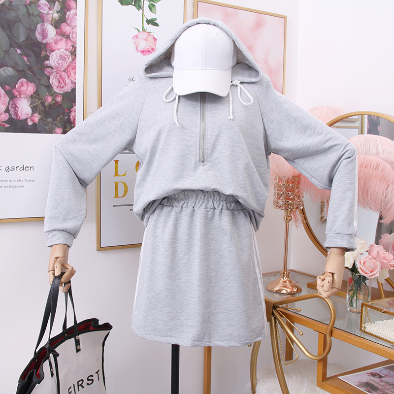 Set sport de dama modern cu bordura in mai multe culori