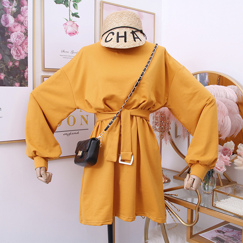 Alkalmi női ruha O-nyakkal és övvel - többféle színben