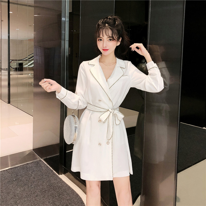 Κομψό γυναικείο φόρεμα με κουμπιά και ζώνη σε τρία χρώματα