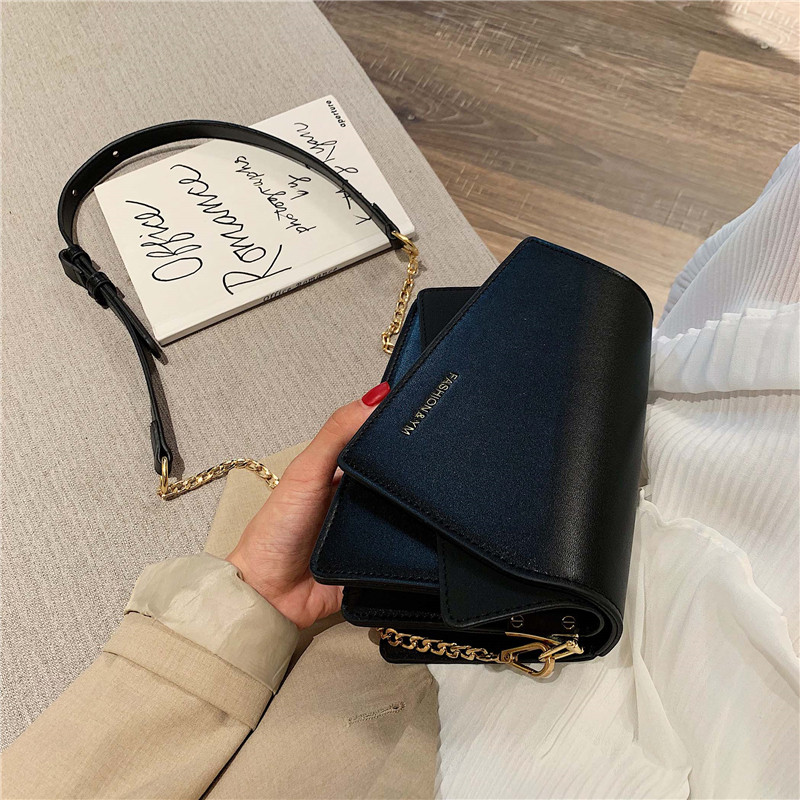 Női bőr táska hosszú füllel több színben