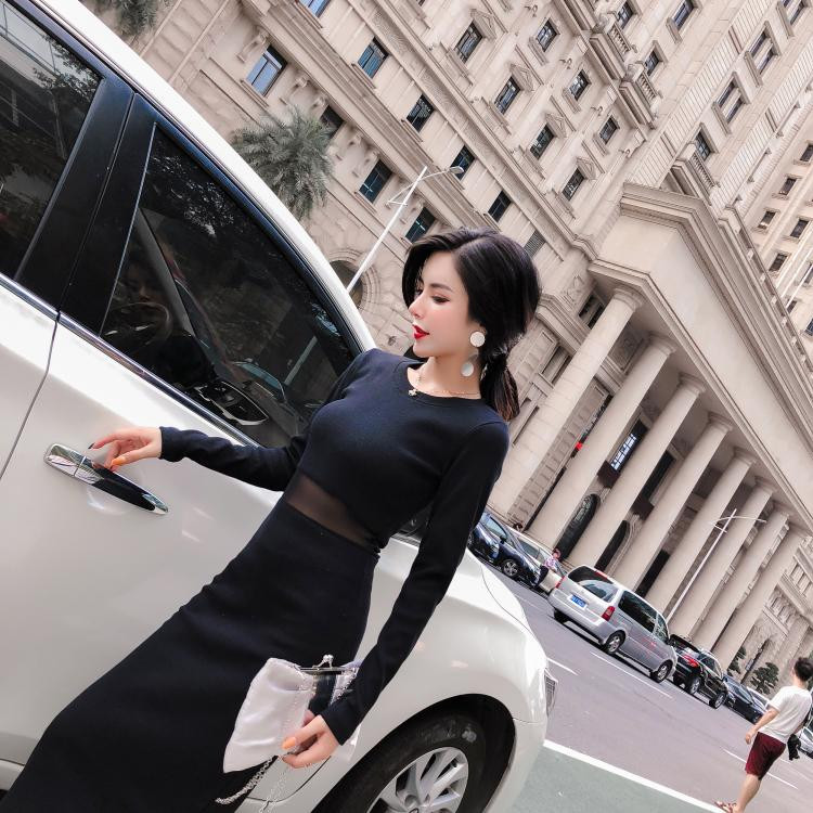 Rochie de dama eleganta model drept cu maneci lungi in negru si rosu