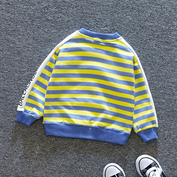 Ежедневна детска блуза в два цвята с апликация за момчета