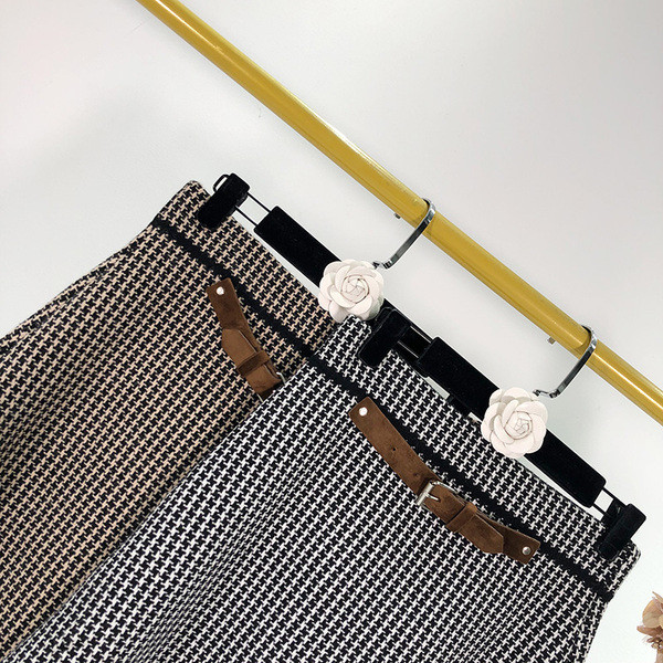 Fusta dama din tricot in carouri cu centura