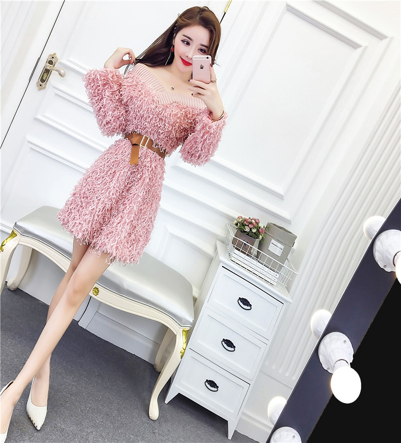 Rochie de dama model nou cu maneci cazute in negru si roz