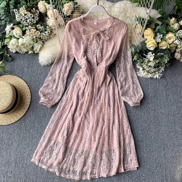 Női csipkeruha három színben szalaggal