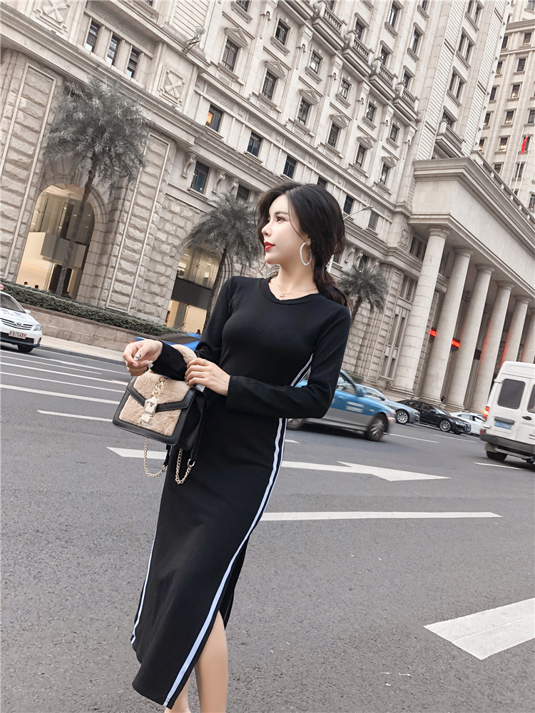 Rochie casual de dama, cu margini albe si decupaje in negru