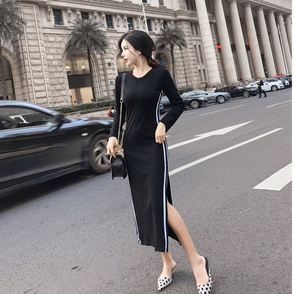 Rochie casual de dama, cu margini albe si decupaje in negru