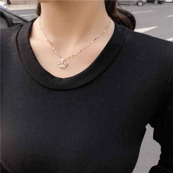 Rochie casual de dama, cu margini albe si decupaje in negru