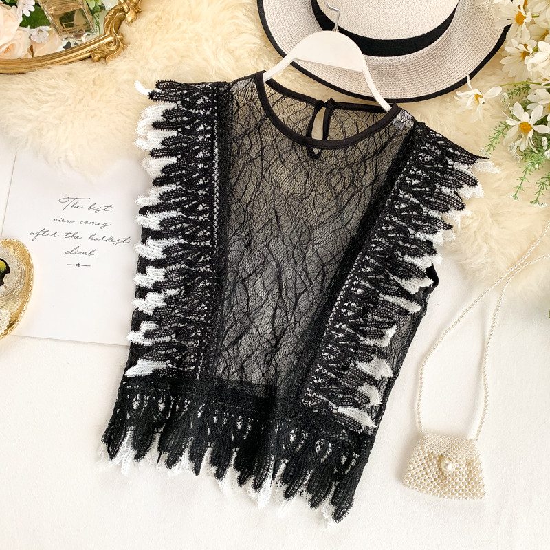 Top de damă elegant cu dantelă în alb și negru