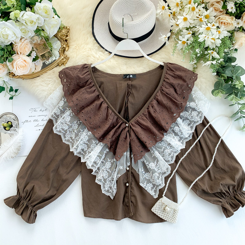 Női blúz spitz nyakkivágással és csipkével, két színben