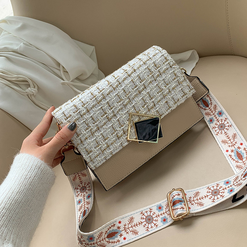 Modern női táska hosszú füllel, három színben