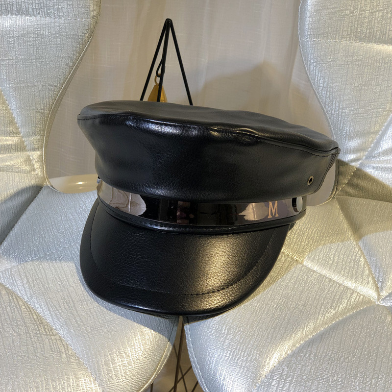 Modern női sapka napellenzővel öko bőrből, három színben