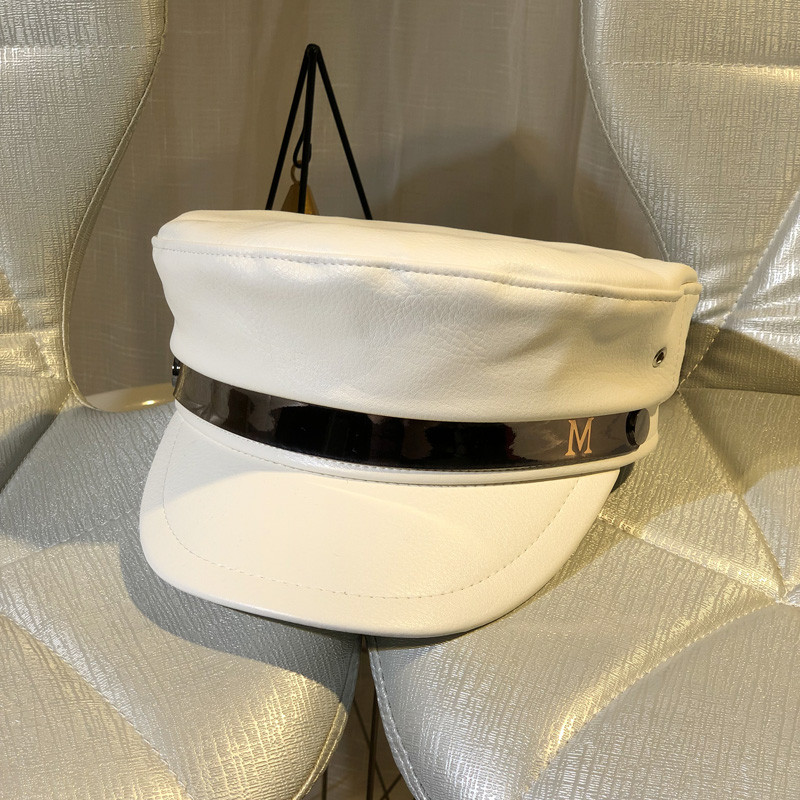 Modern női sapka napellenzővel öko bőrből, három színben