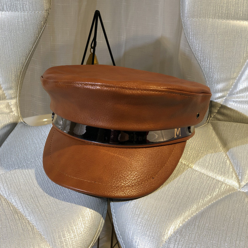 Modern női sapka napellenzővel öko bőrből, három színben