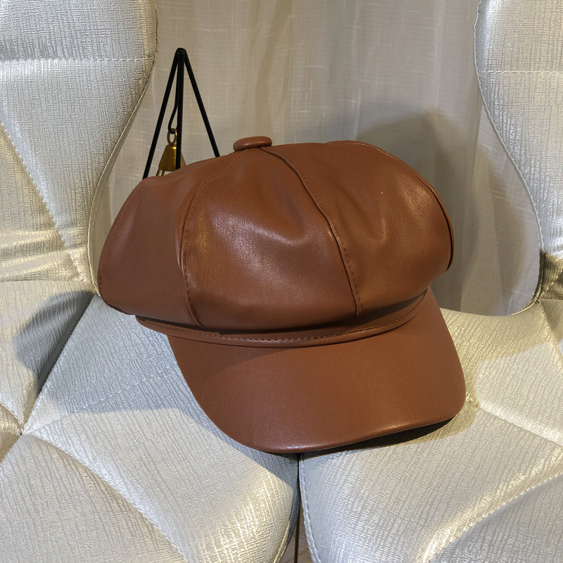 Női sapka műbőr ellenzővel több színben