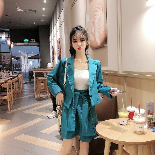 Set de sacou si fusta de dama cu talie inalta