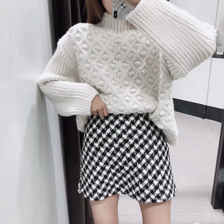 Rövid kockás szoknya magas derékkal