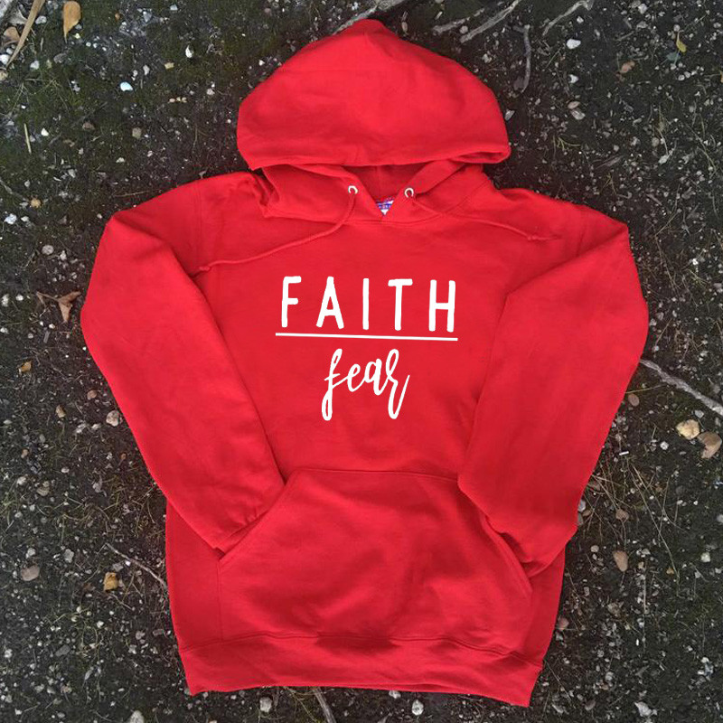 Hanorac de damă de zi cu zi cu o inscripție și o glugă în mai multe culori