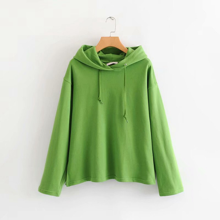 Sport pulóver kapucnival és nyakkendővel több színben