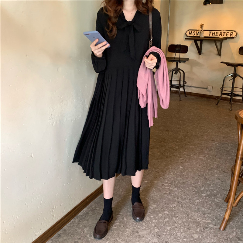 Aktuális női rakott ruha hosszú ujjal két színben