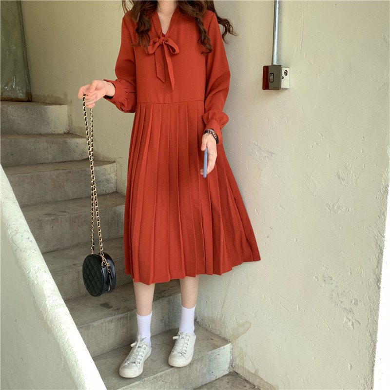 Aktuális női rakott ruha hosszú ujjal két színben