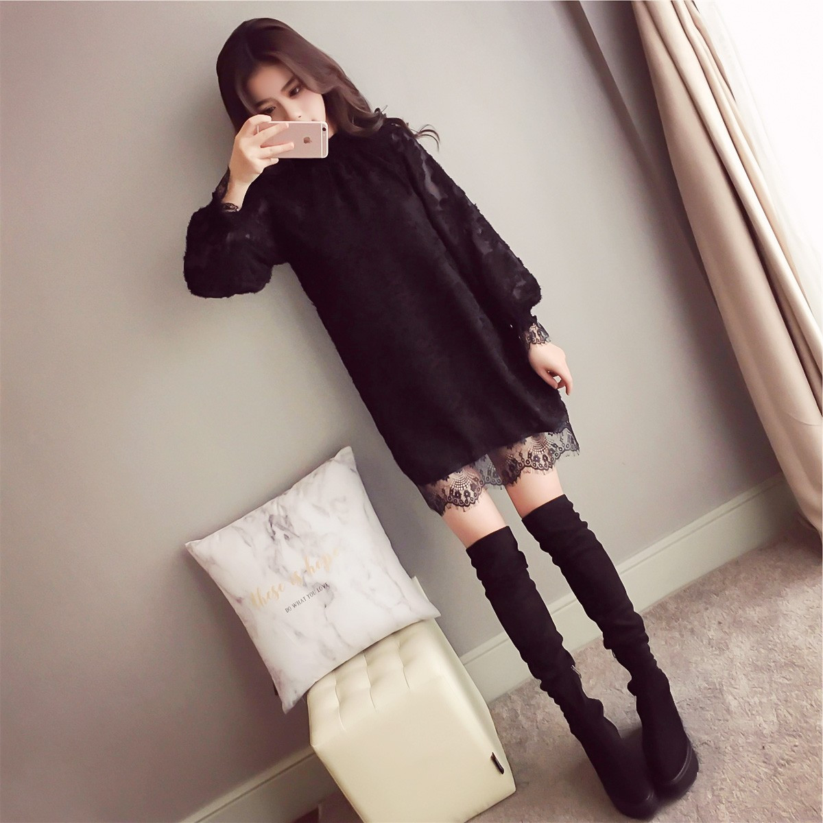 HIT Lace elegáns női ruha hosszú ujjú fekete-fehér színben