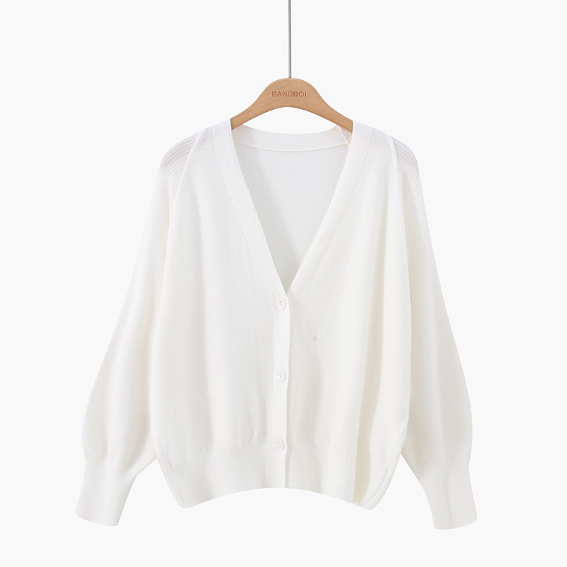 Μοντέρνα γυναικεία ζακέτα σε διάφορα χρώματα με κουμπιά