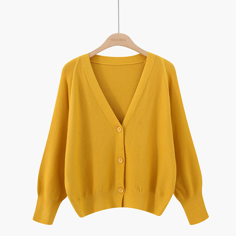 Μοντέρνα γυναικεία ζακέτα σε διάφορα χρώματα με κουμπιά