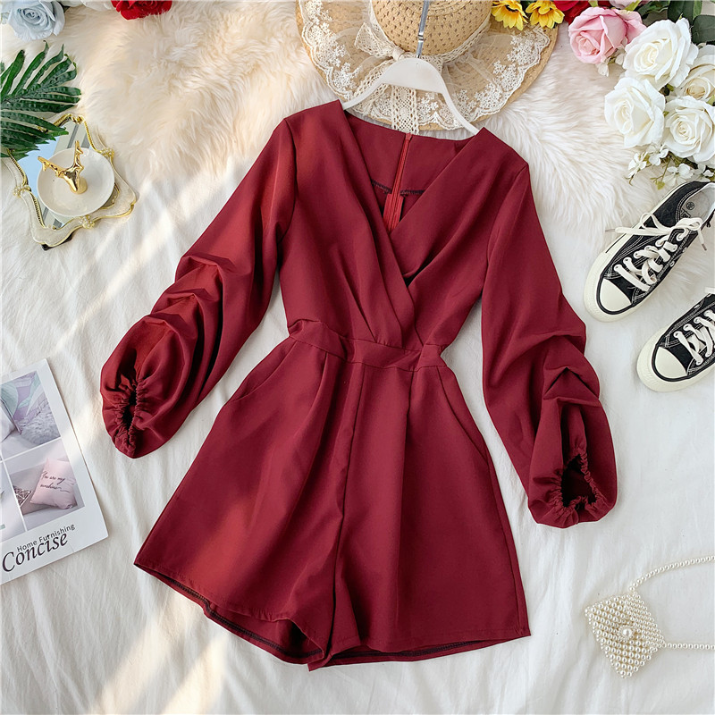 Salopetă de damă modernă cu mâneci lungi și decolteu spitz