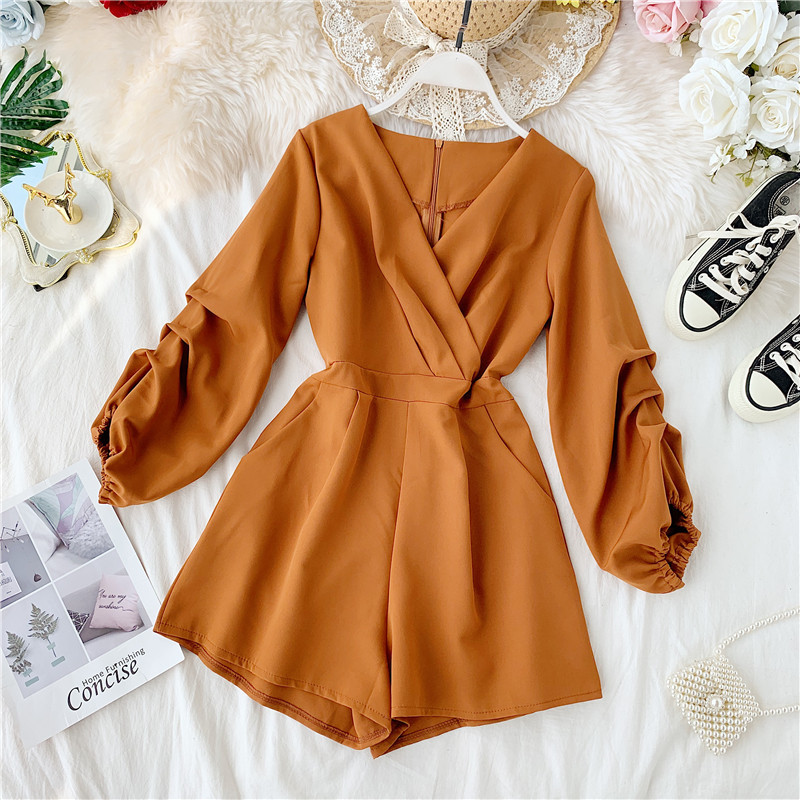 Salopetă de damă modernă cu mâneci lungi și decolteu spitz