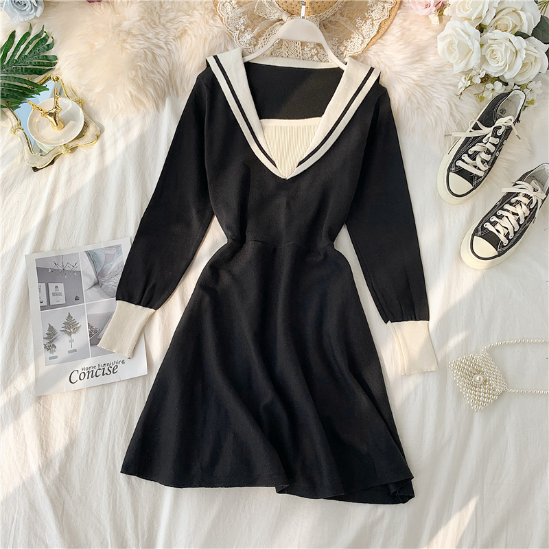 Modern női kötött ruha fekete színben, hosszú ujjal