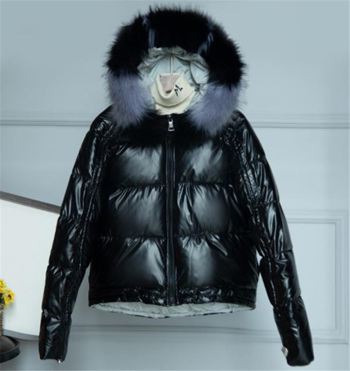 Μοντέρνο γυναικείο μπουφάν με φερμουάρ σε διάφορα χρώματα