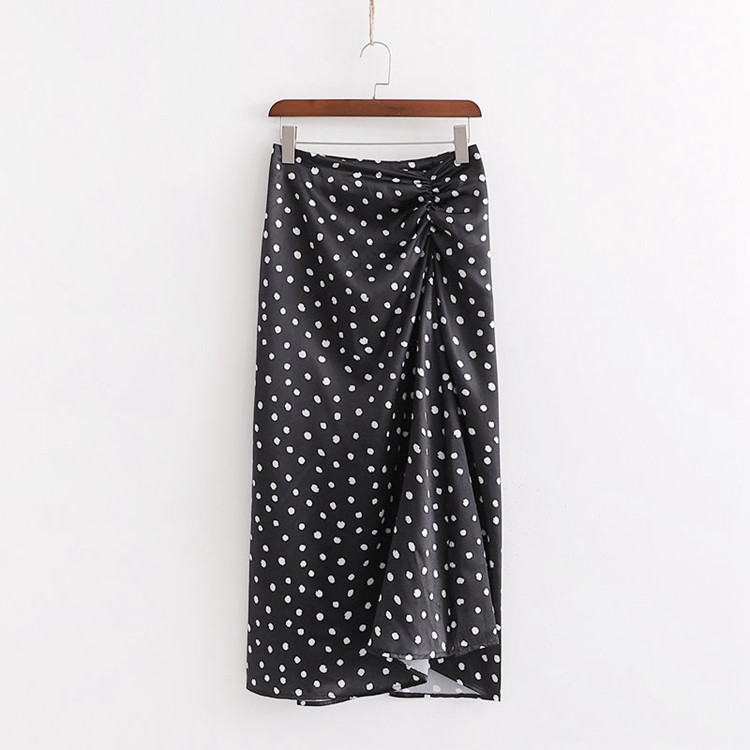 Hosszú női szoknya magas derékkal, oldalsó hasítékkal