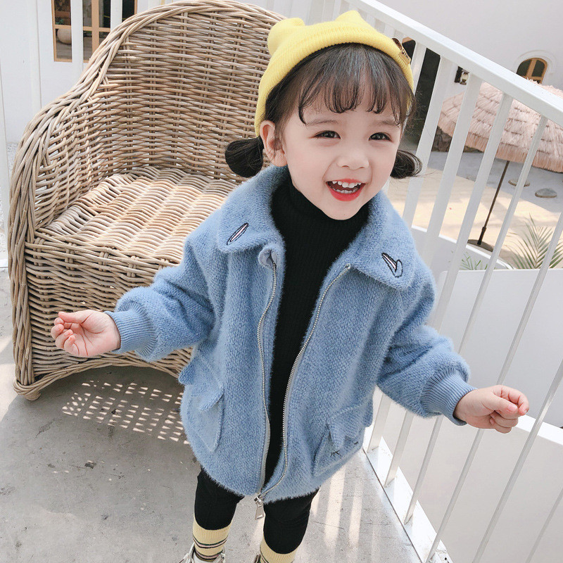 Új modell gyerekkabát rózsaszín, fehér és kék hímzéssel