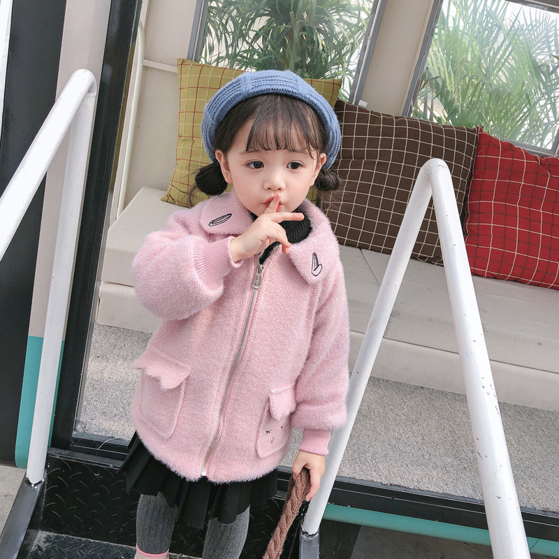 Új modell gyerekkabát rózsaszín, fehér és kék hímzéssel