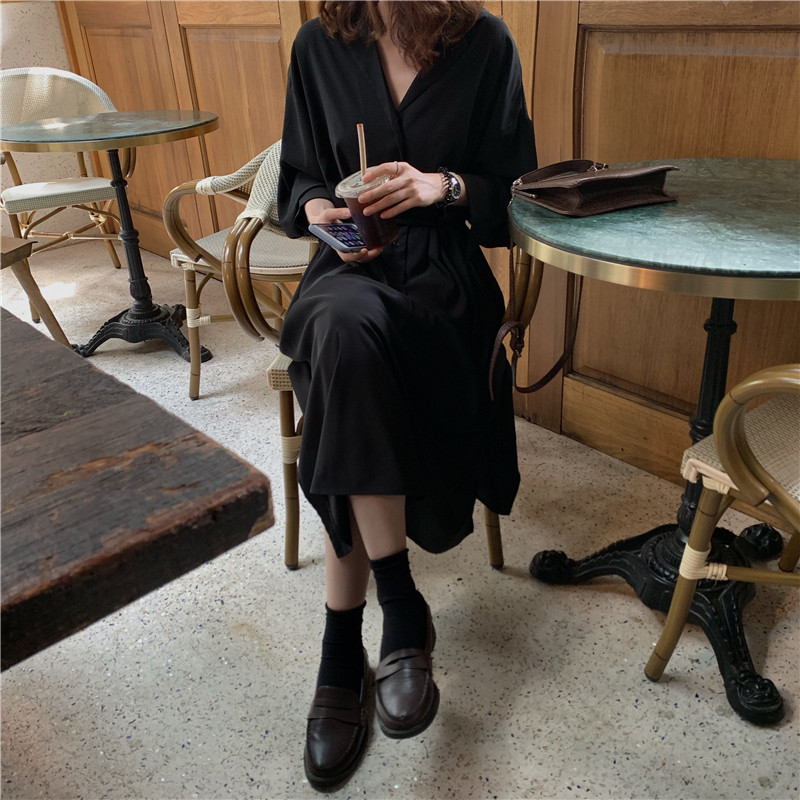 Női hosszú ruha három színben, spitz nyakkivágással