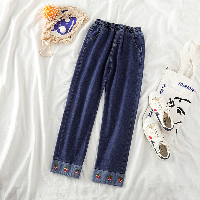 Női farmer gumírozással és hímzéssel, két színben