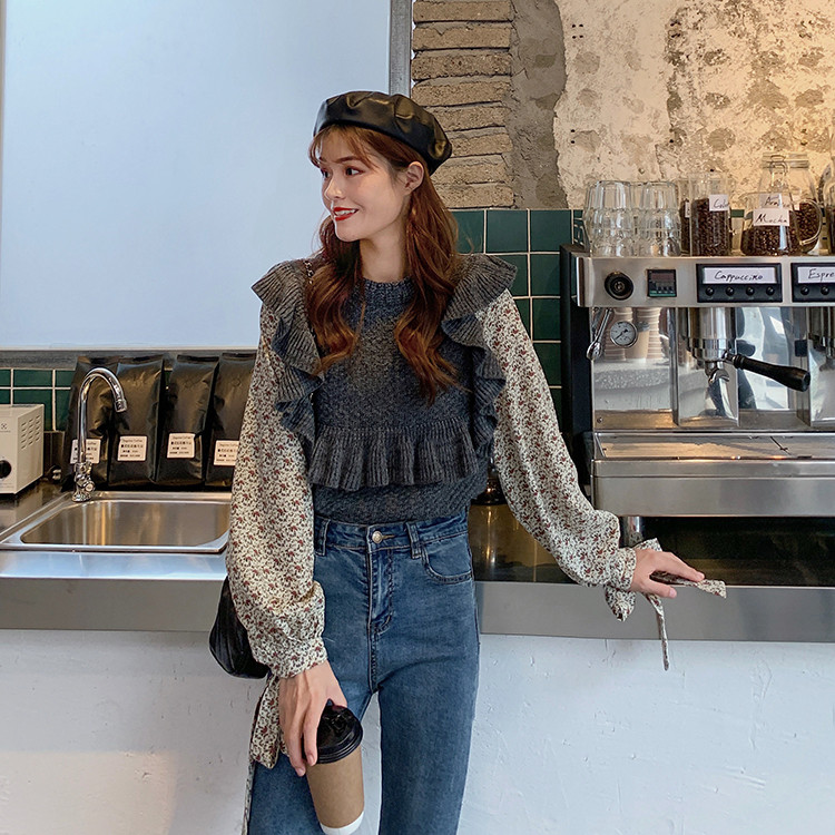 Női blúz három színben virágmintával