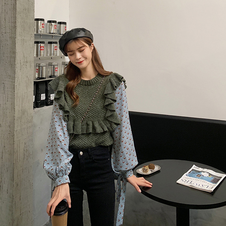 Női blúz három színben virágmintával